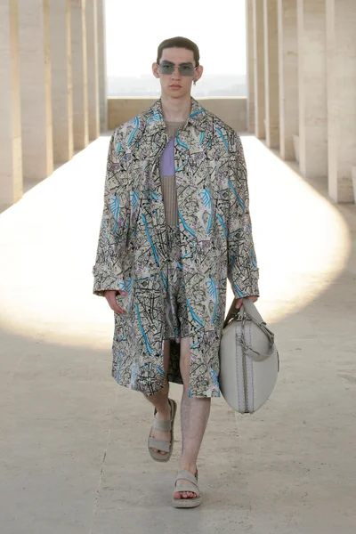Look 13